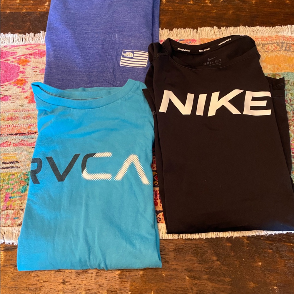 Boys size xl tees in excellent condition. Black Nike is long sleeve dri fit.